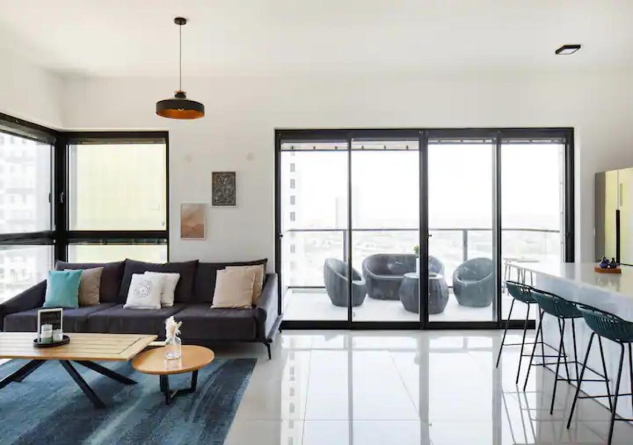 O&O Group- Special Apartment Sea View Luxury Tower Bat Yam Exterior photo